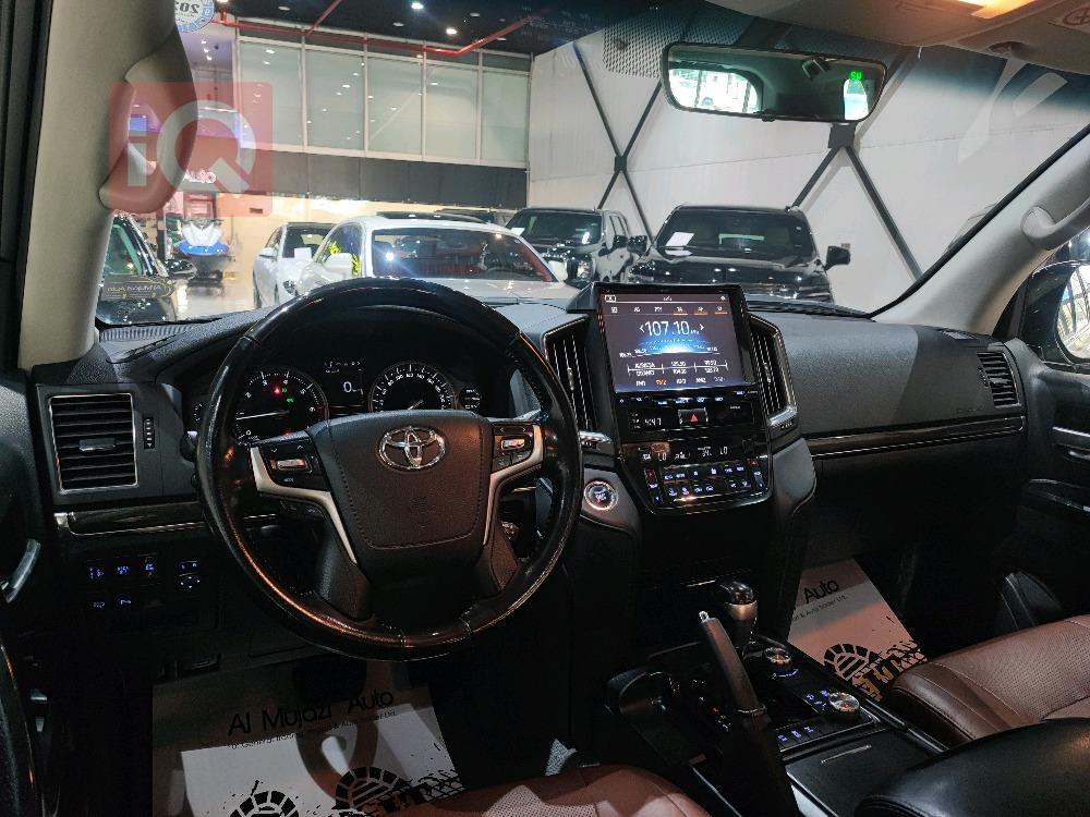 https://cdn.iqcars.ioscaled_1000127679_out.jpg